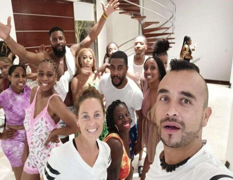 Cancun: Salsa/Bachata Group Class - Choosing between salsa and bachata