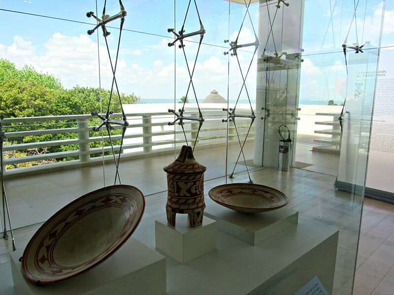 Cancun: Skip-the-Line Mayan Museum & San Miguelito Site - Walking through San Miguelito