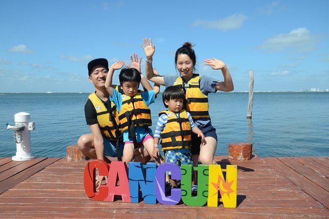Cancun speedboat and snorkel tour: shared speedboat - Driving a speedboat through Nichupte Lagoon