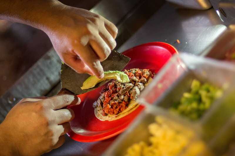 Cancún: Taco & Local Beer Tasting Tour with transportation - Practical advice for a smoother evening