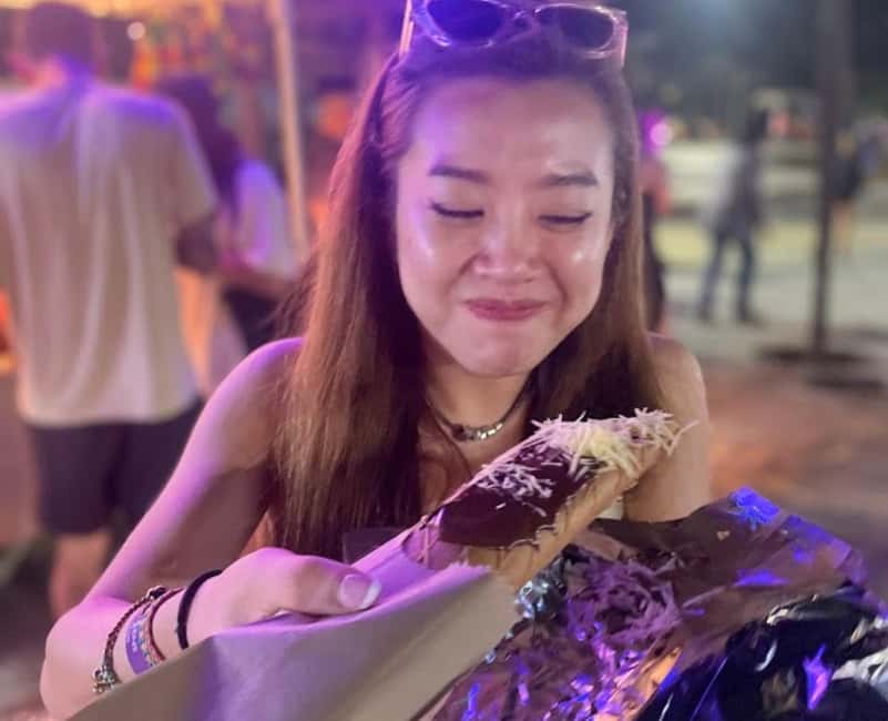 Cancun Taco Tour: Street Food & Tequila Tasting in Downtown - Fresh churros and the final stop at Parque de las Palapas