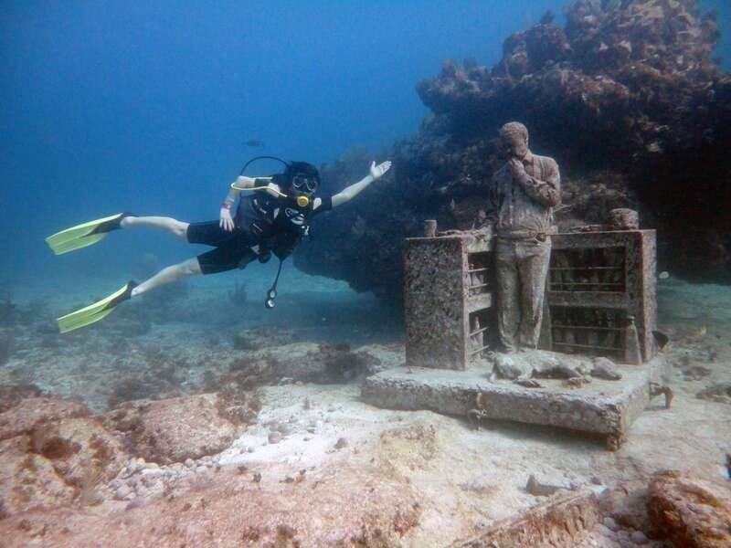Cancún: Underwater Museum & Reef for Certified Scuba Divers - The boat ride to Manchones Reef