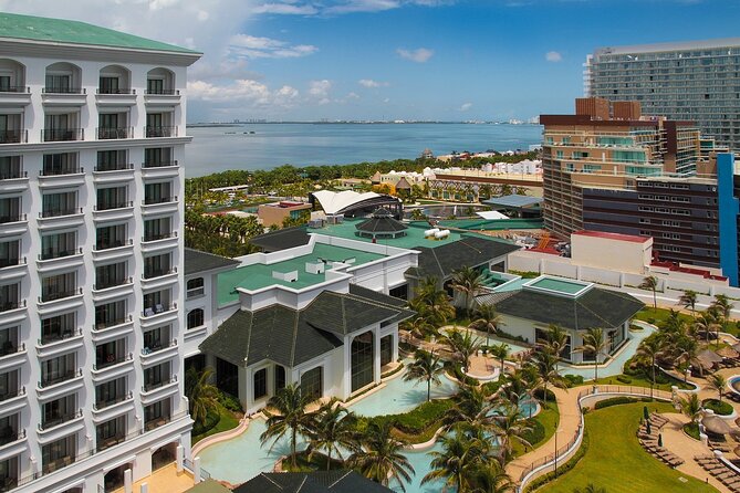 Cancun Walking Tour: Explore Top Sights & Hidden Gems - Starting at Parque de las Palapas