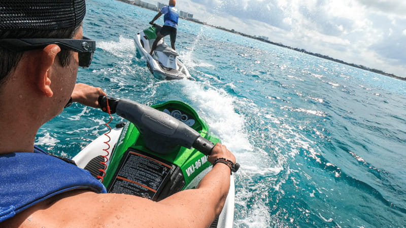 Cancun: Waverunner in Nichupte Lagoon - Mangroves, lagoon views, and water color