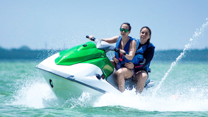 Cancun: Waverunner in Nichupte Lagoon - Safety, supervision, and first-time riders