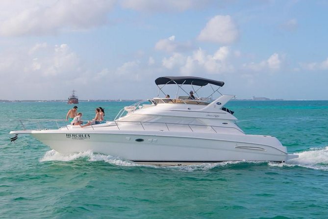 Cancún Yacht Rental SeaRay 46ft 25P13 - Setting out from Cancun’s Hotel Zone