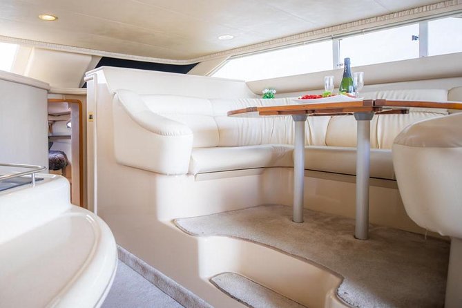 Cancun Yacht Tour - SEARAY YACHT 46 FT GREAT FOR SUNSET 15 PEOPLE MAX 25P9 - Crew service and practical comfort