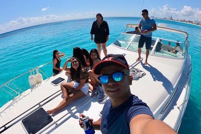 Cancun yachts rental BEATIFUL YACHT 46FT, 15 PAX MAX 25P6 - Swimming, snorkeling, and the Isla Mujeres route