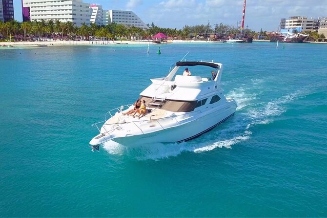 Cancun yachts rental YACHT 46 FT, 15 PAX MAX 25P12 - The Crew Sets The Tone