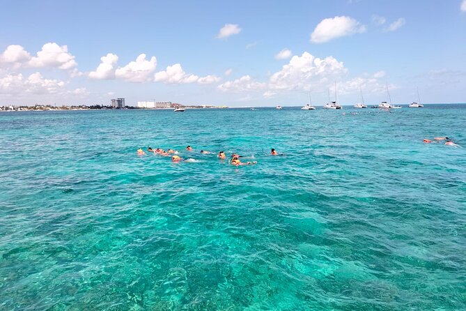 Catamaran Albatros Platinum & Beach club & Open bar & Isla Mujeres - Timing, clothing, and what to pack