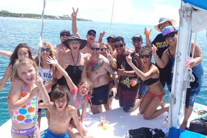 Catamaran and snorkel in isla mujeres - The buffet lunch and beach-club break