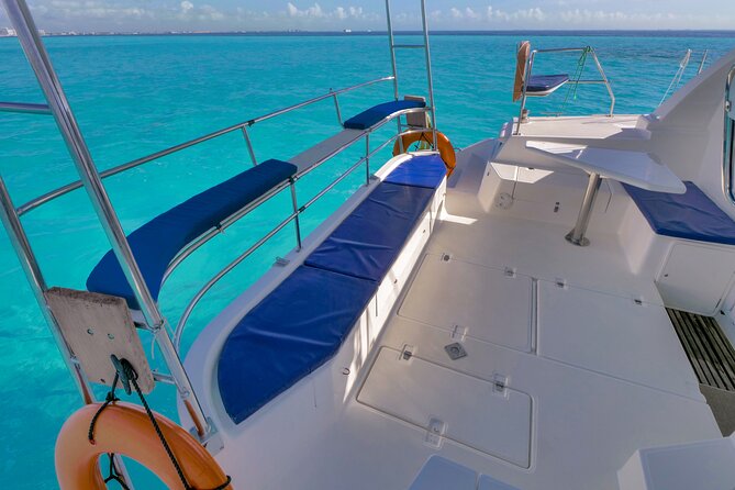 Catamaran Cancun to Isla mujeres Lunch OpenBar and Snorkeling - Isla Mujeres and the short visit to Playa Norte