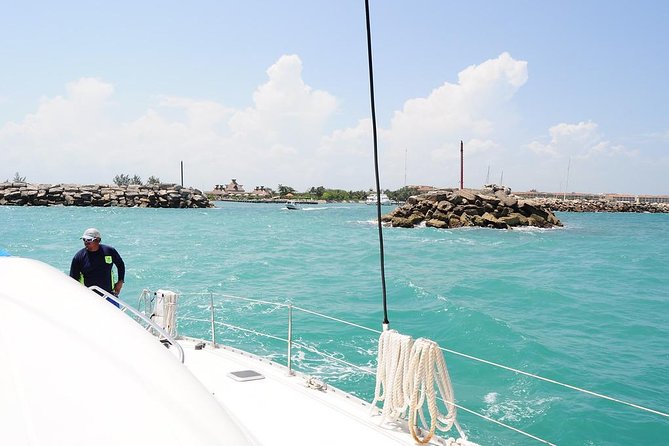 Catamaran Sail and Snorkeling Tour with Open Bar in Puerto Morelos - Sailing back along the beaches