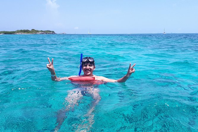 Catamaran Sailing and Snorkeling to Isla Mujeres from Cancun - What the group size means for your day