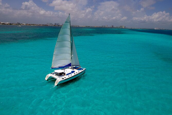 Catamaran Sailing to Isla Mujeres From Cancun - Key points at a glance