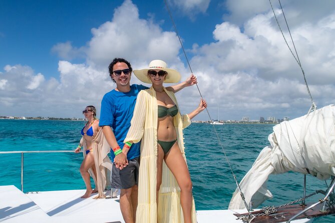 Catamaran Snorkeling with Openbar & Lunch Cancun to Isla Mujeres - The Return Party and the Limits of the Package