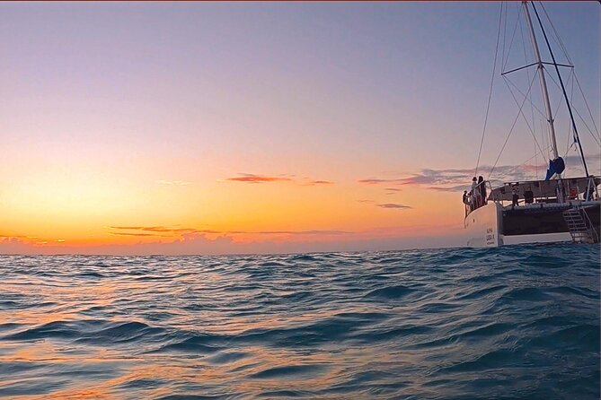 Catamaran Sunset Cruise to Isla Mujeres from Cancun - Roberto, Willy Wonka, and the music onboard