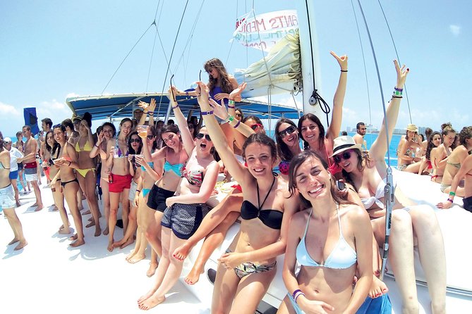 Catamaran to Isla Mujeres - Buffet Lunch and the Beach Club Stop