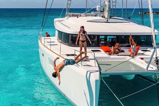 Catamaran Tour to Isla Mujeres from Cancún with Bar and Lunch - Time in Isla Mujeres town