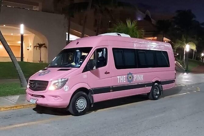 Cheap transfer for up to 10 people. - A friendly driver can improve the first hour in Cancun