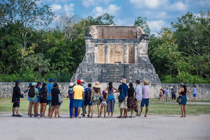 Chichen Itza, Cenote & Valladolid Tour with Tequila and Lunch - A short look at Valladolid