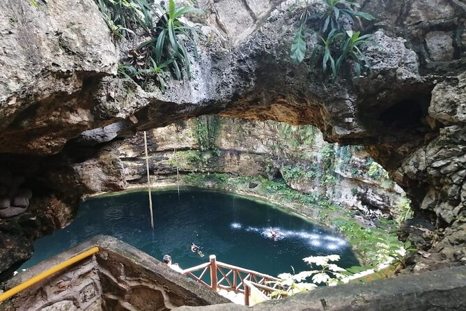 Chichen Itza Day Trip from Cancun with Cenote Swim & Valladolid - The shopping and sales stops