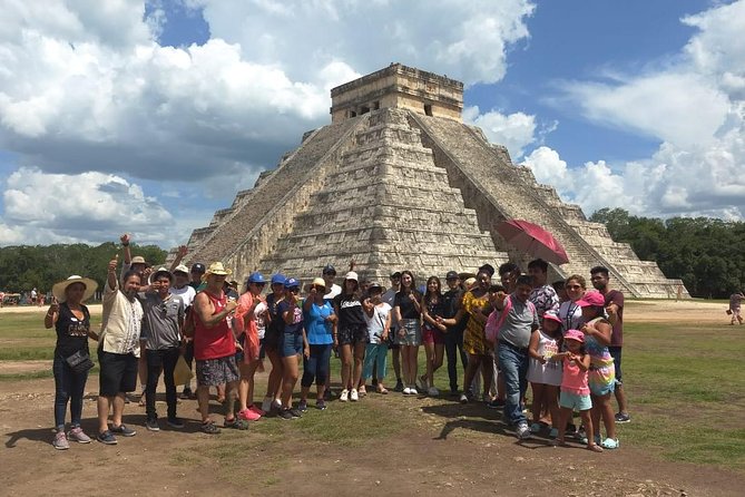 Chichen Itza deluxe tour - El Castillo, the Great Ball Court, and the Temple of the Warriors