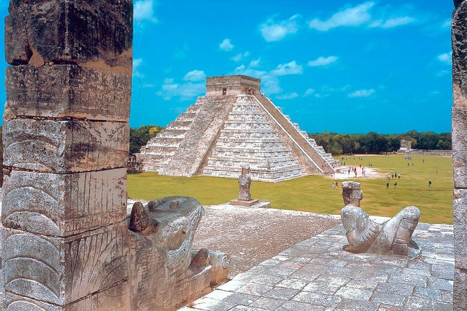 Chichen Itza Deluxe Valladolid and 2 Cenotes - Language and group size affect the experience