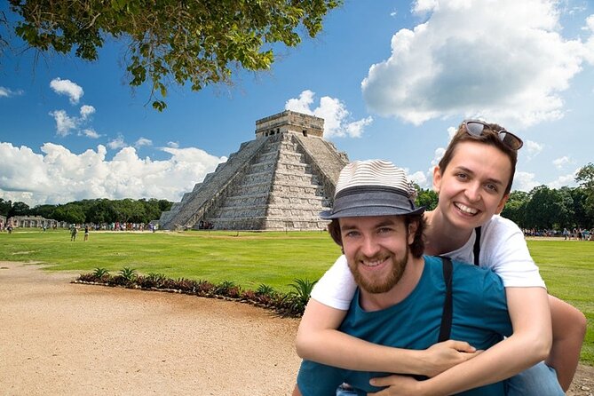 Chichen Itza Exclusive Tour, Cenote, Magical Town & Buffet - Lunch and the commercial side of the stop