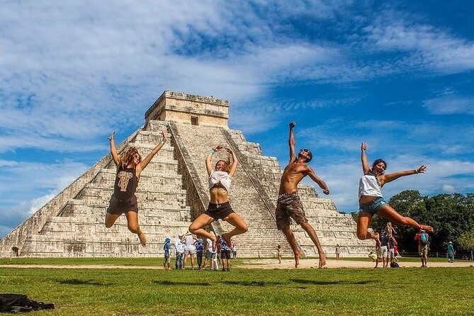 Chichén Itzá Full-Day Tour with Mayan Buffet, Cenote & Valladolid - Valladolid gets only a short look