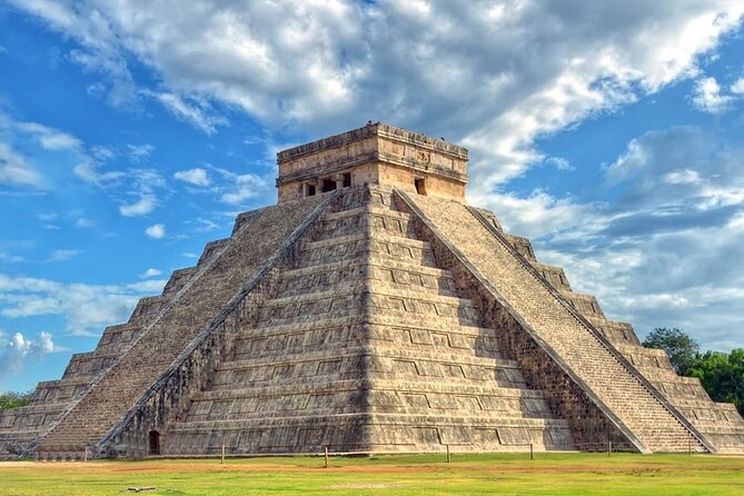 Chichen itza, Saamal cenote and Valladolid in one day - A 7 a.m. departure from Cancun