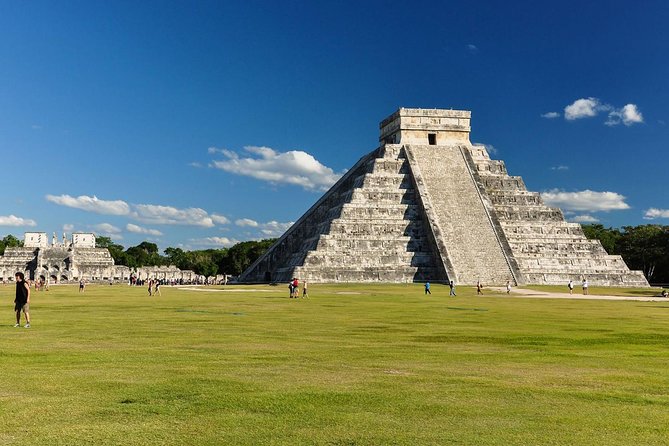 Chichen Itza Ticket with optional Guide - Temple of Warriors and the variety of Maya architecture
