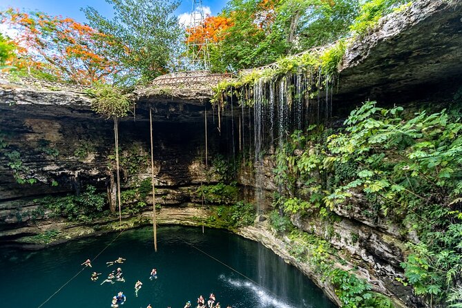 Chichen Itza, Transportation, lunch, cenote and Valladolid. - Lunch at the Mayan buffet