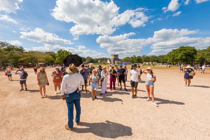 Chichen Itza, Transportation, lunch, cenote and Valladolid. - Transport, language, and group size