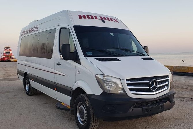 Chiquila Cancun Downtown Shuttle - The road to Cancun and the downtown drop-off