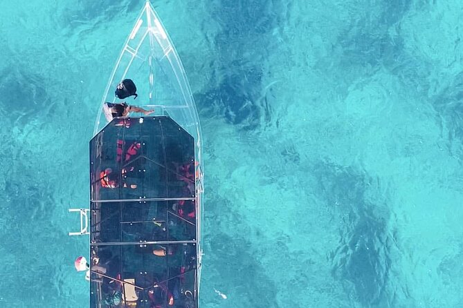Clear Boat - A short boat ride with two very different sides