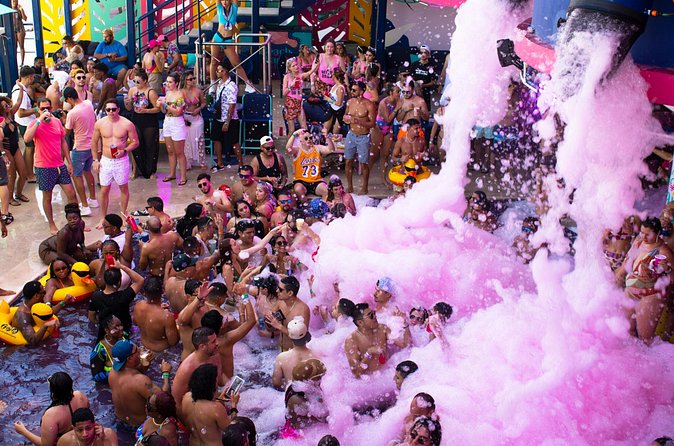 Coco Bongo Beach Club Day Party Premium Pass - Service, food, and the mixed picture