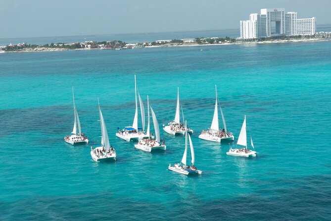 Complete Isla Mujeres excursion from Cancun with all inclusive - The snorkeling stop near Isla Mujeres