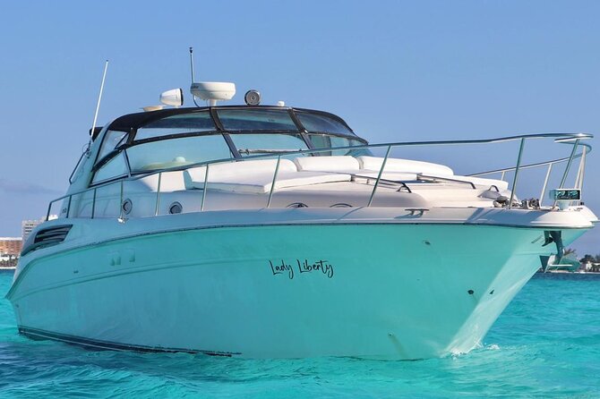 Cruise in Elegance: Luxury Yacht Rental in Cancun - Key points at a glance