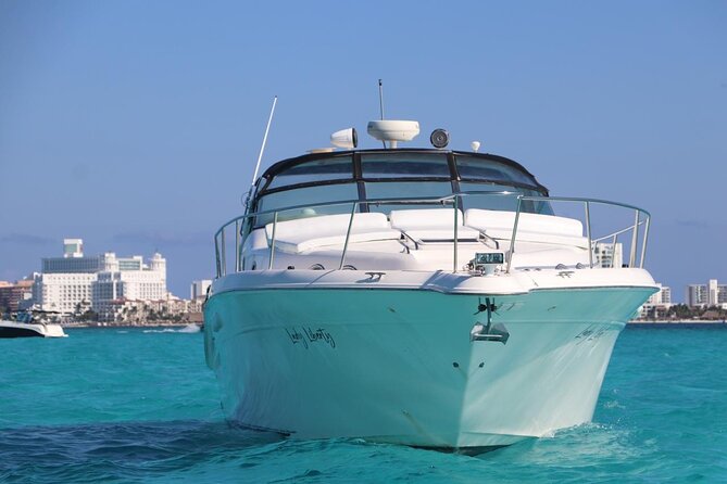 Cruise in Elegance: Luxury Yacht Rental in Cancun - The one-hour lagoon cruise