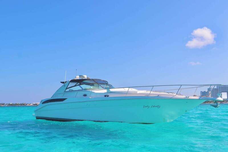 Cruising paradise in a luxury yacht in Cancun - Choosing between 2, 4, and 6 hours
