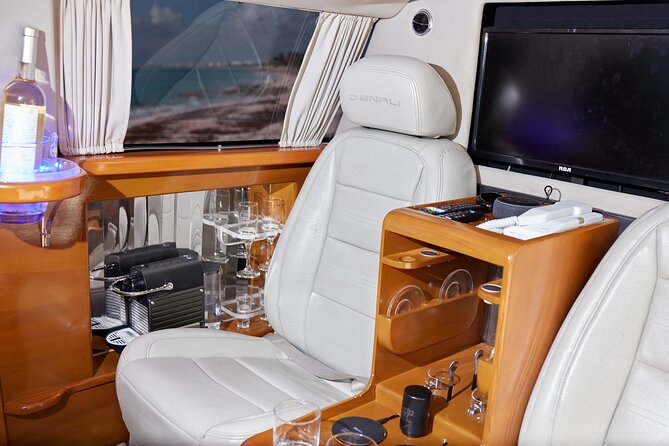 Deluxe GMC Limousine from Cancun Airport to Puerto Morelos - Is $151 good value?