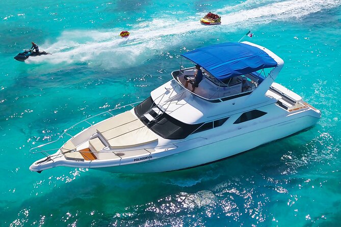 Deluxe Yacht 48FT with FlyBrige Rental in Cancun - The one- and two-hour Cancun route