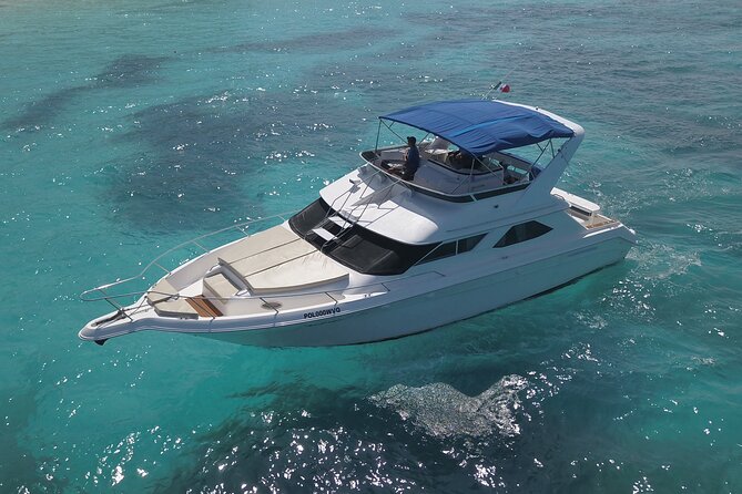 Deluxe Yacht 48FT with FlyBrige Rental in Cancun - Weather controls the whole plan