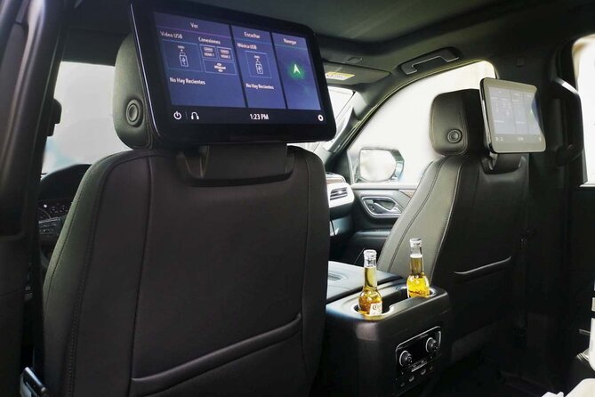Departure by Luxury Suv from Puerto Morelos to Cancun Airport - Inside the SUV: what the private ride changes