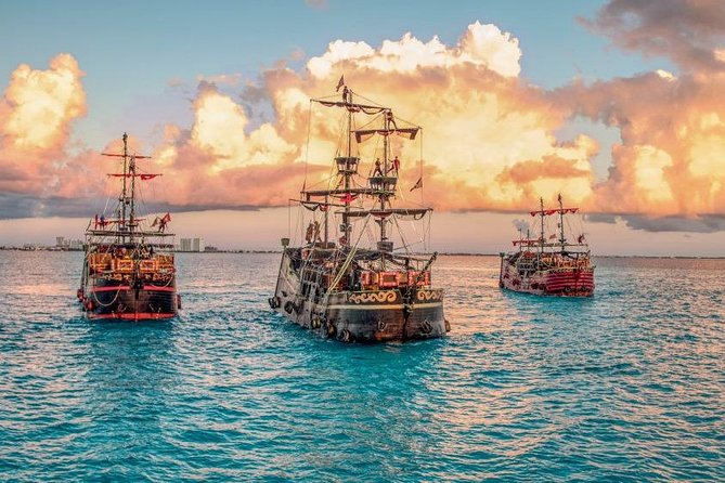 Dinner & Live Pirate Fight from Cancun - Captain Hook Cancun, where dinner begins on a pirate galleon