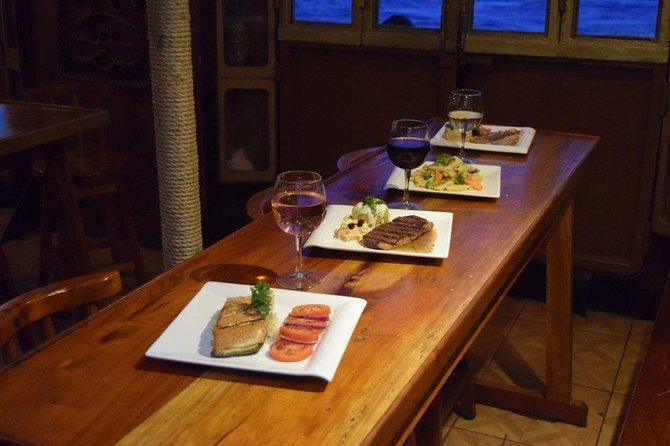 Dinner & Live Pirate Fight from Cancun - What the three-hour schedule means for your evening