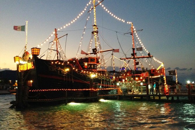 Dinner & Live Pirate Fight from Cancun - Dinner with chicken or steak, plus a national open bar
