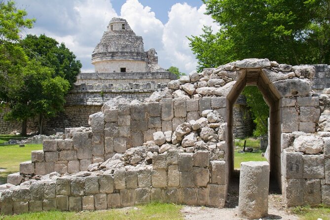 Early morning Chichen Itza Tour: Cenote and Tequila Tasting - The guides are the strongest part of the day