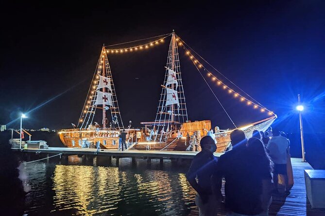 Enjoy The Spanish Galeon with a Romantic Night Dinner in Cancun - What the $95 price really covers